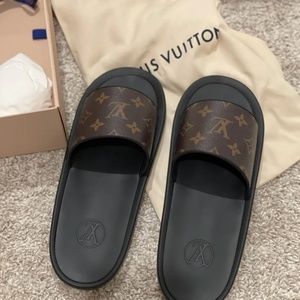 Louis Vuitton sunbath flat mule